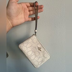 Coach Wristlet (cream)